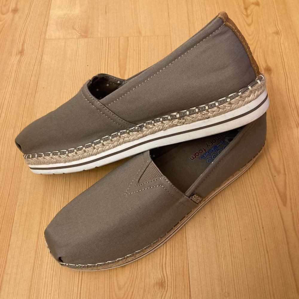 BOBS Memory Foam Slip Ons.           Like New